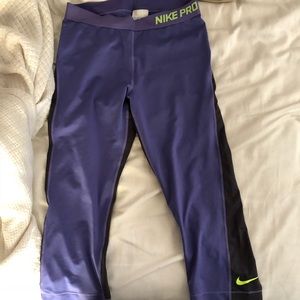 Sold • Nike cropped leggings
